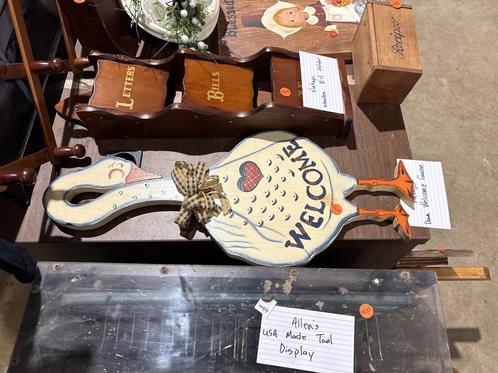 VINTAGE WELCOME GOOSE