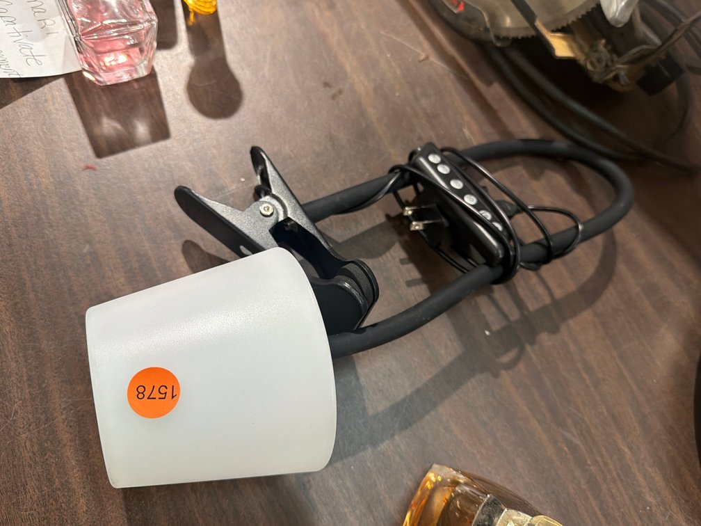 CLIP ON LAMP