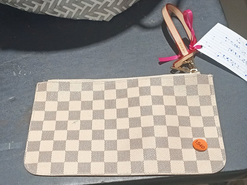 WRISTLET BAG