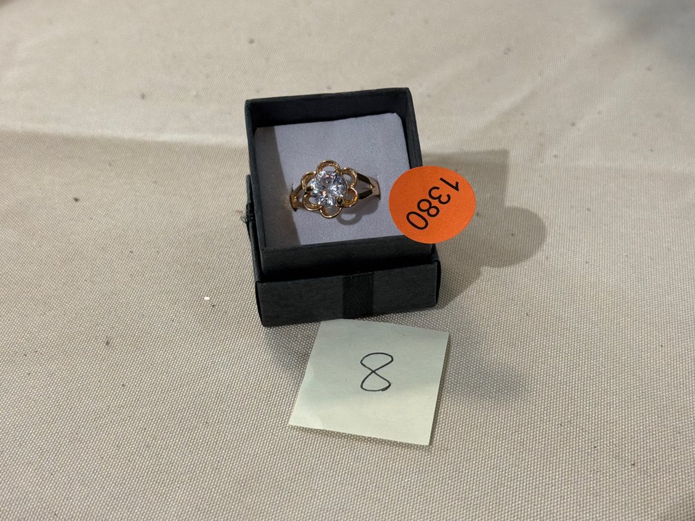 SIZE 8 RING