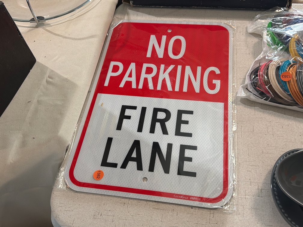 NO PARKING FIRE LANE SIGN