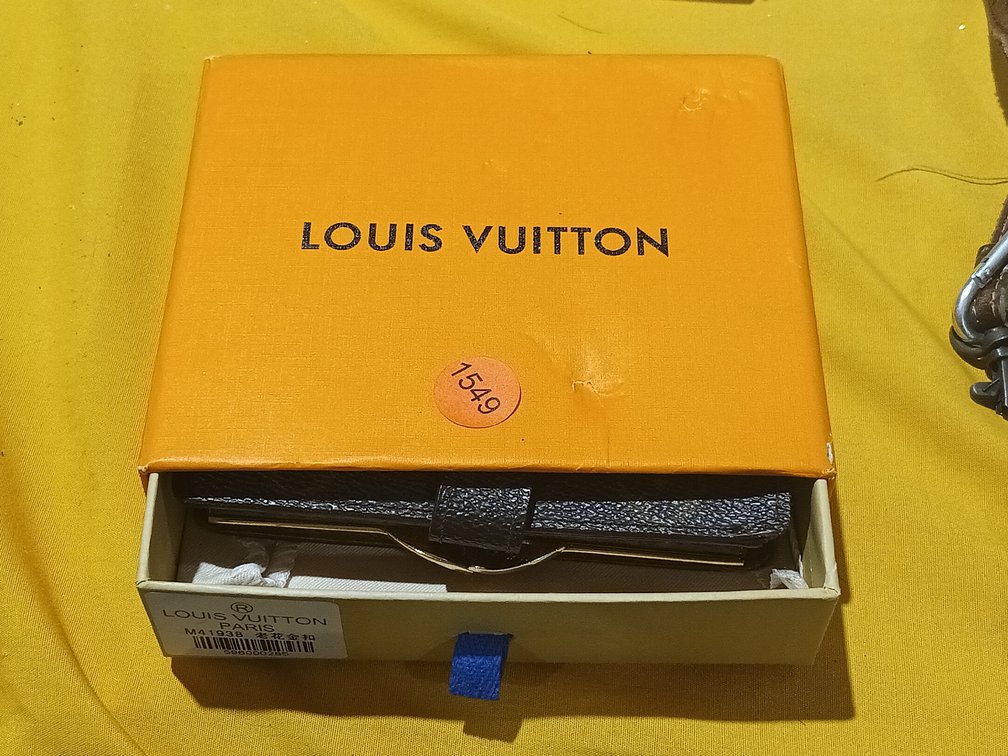 LOUIS VUITTON LADYS WALLET