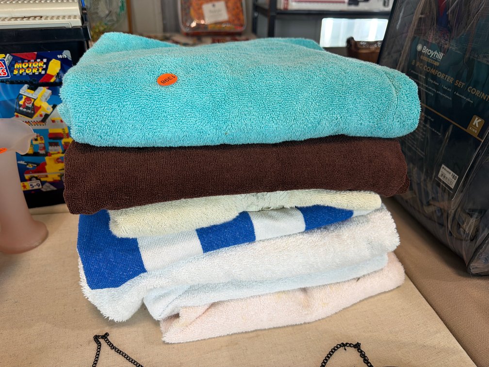 VARIOUS TOWELS