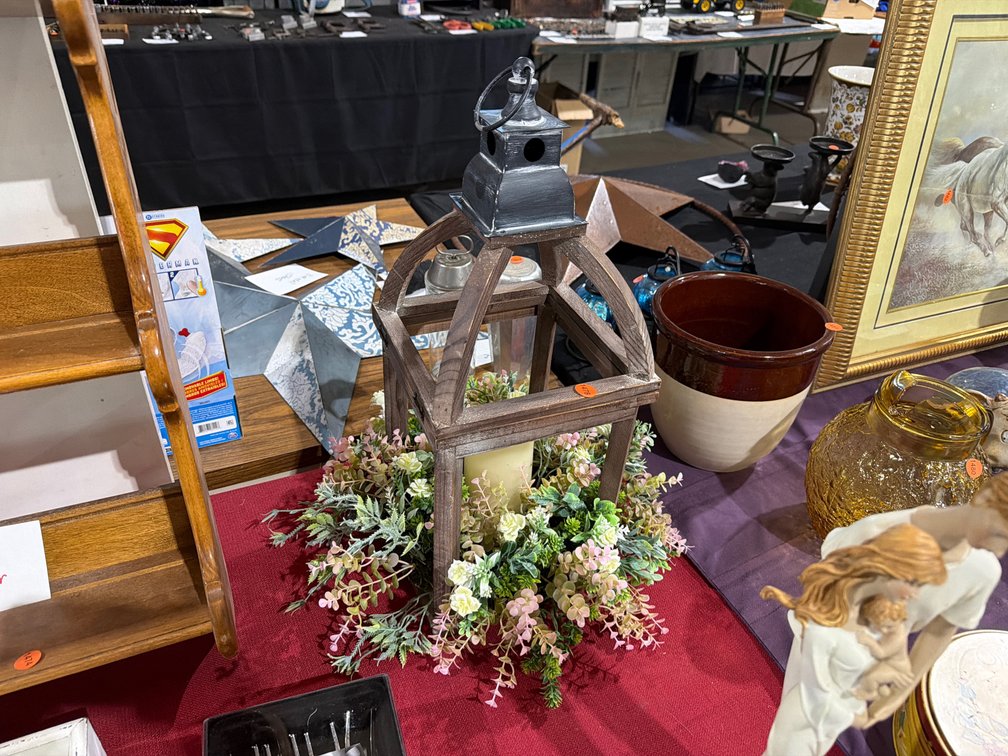 CANDLE LANTERN DECOR