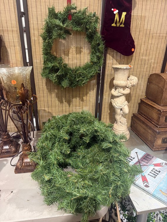 LOT OF WREATHS