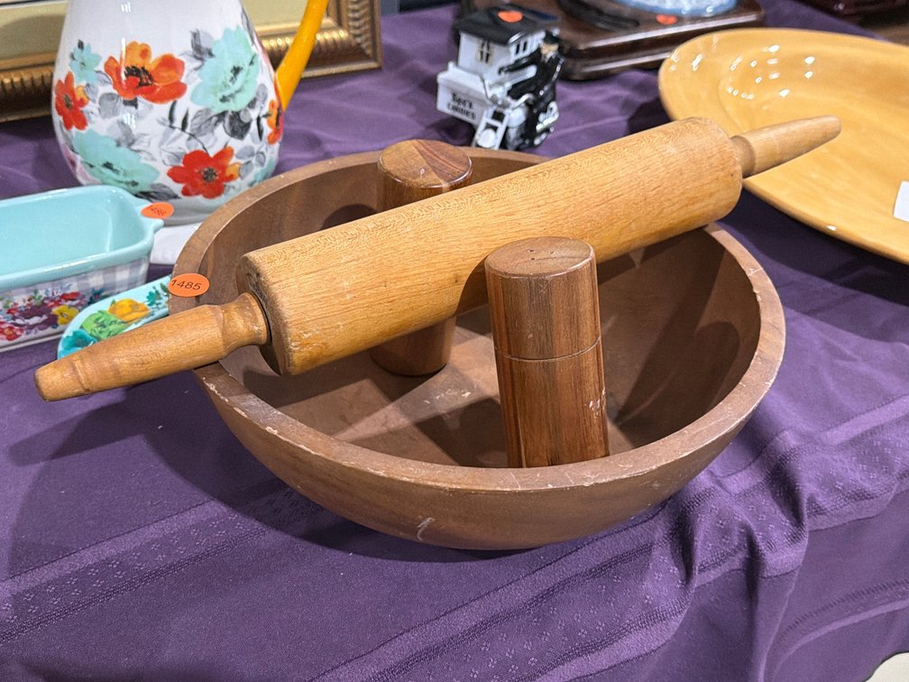 WOODEN BOWL, ROLLING PIN, S/P SHAKER