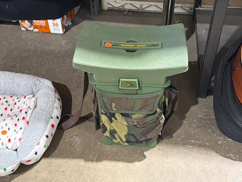 HUNTER SEAT