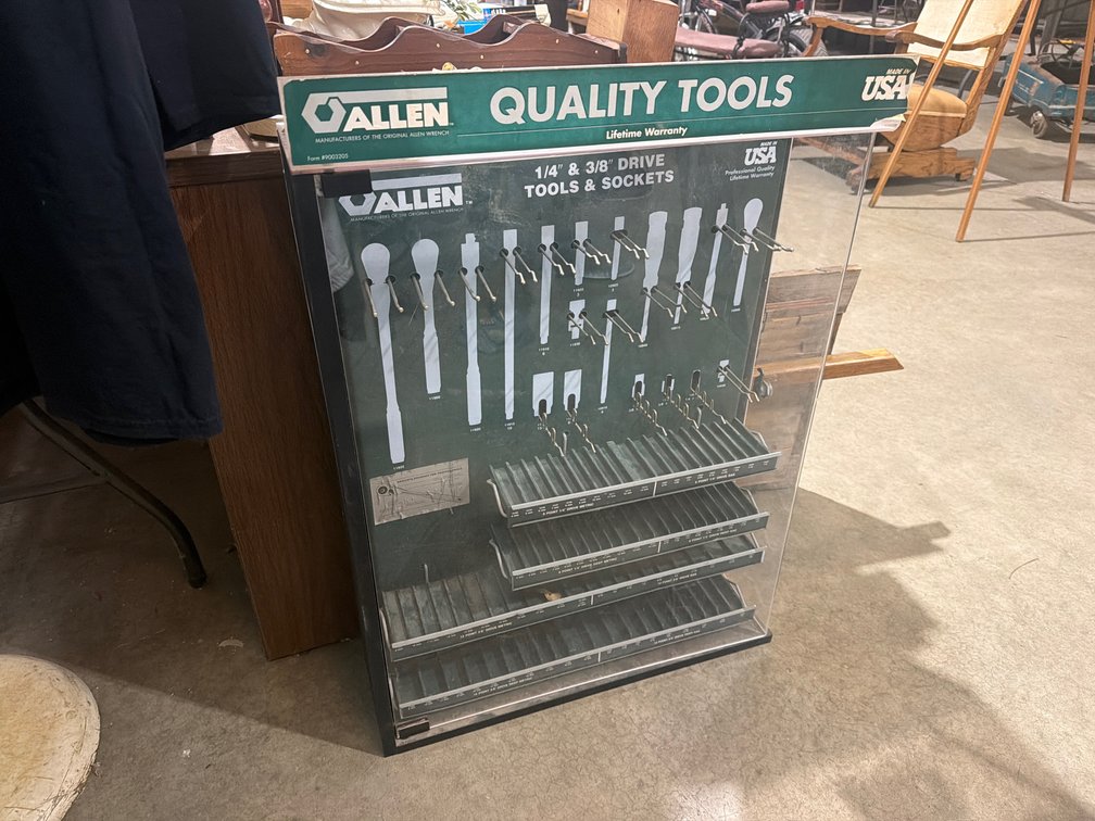 ALLEN TOOL DISPLAY