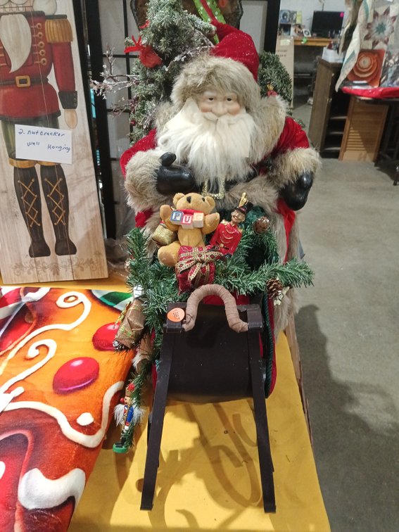SANTA ON A SLEIGH DECOR