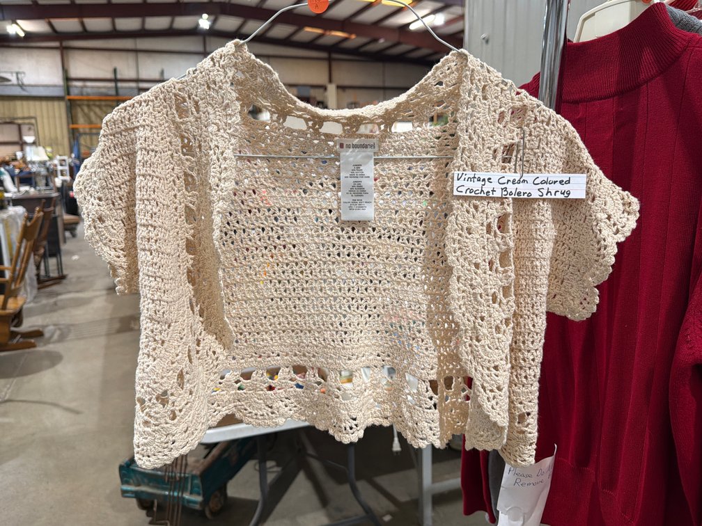 VINTAGE CREAM COLORED CROCHET BOLERO SHRUG