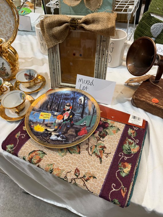 PICTURE FRAME, CLOWN PLATE, TABLE RUNNER