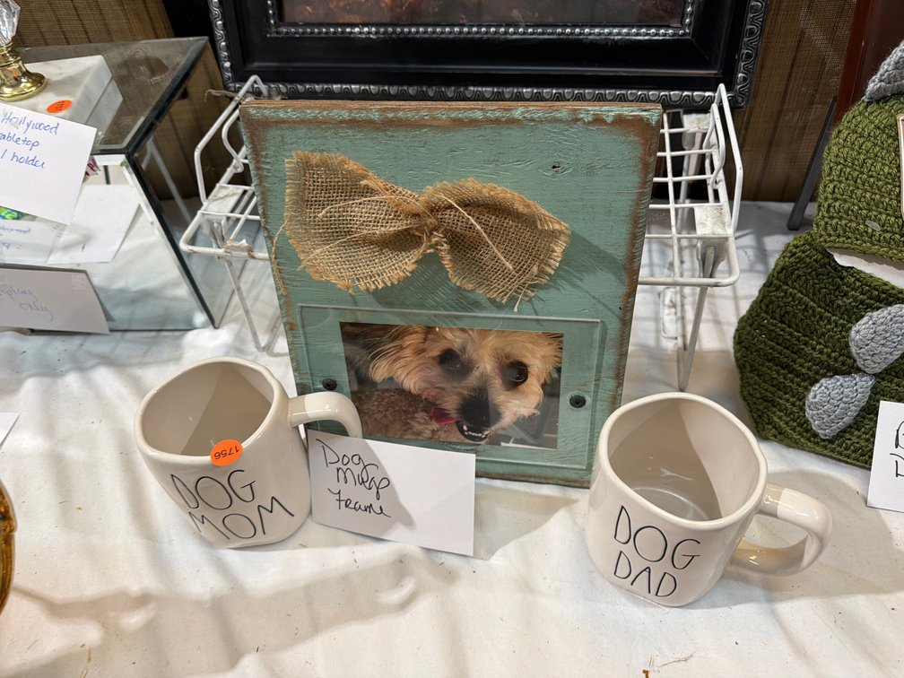 DOG MUGS & FRAME
