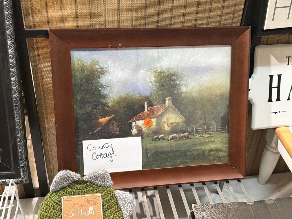 COUNTRY COTTAGE DECOR