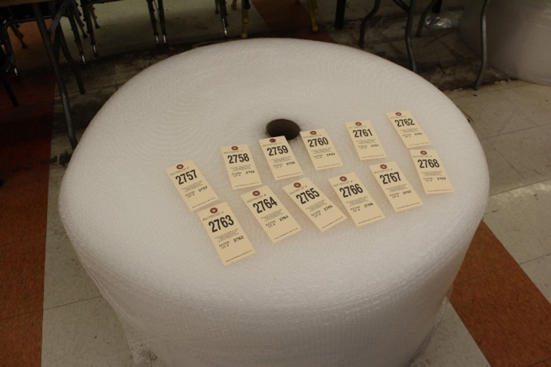 (1) Jumbo Roll 750' Bubble Wrap