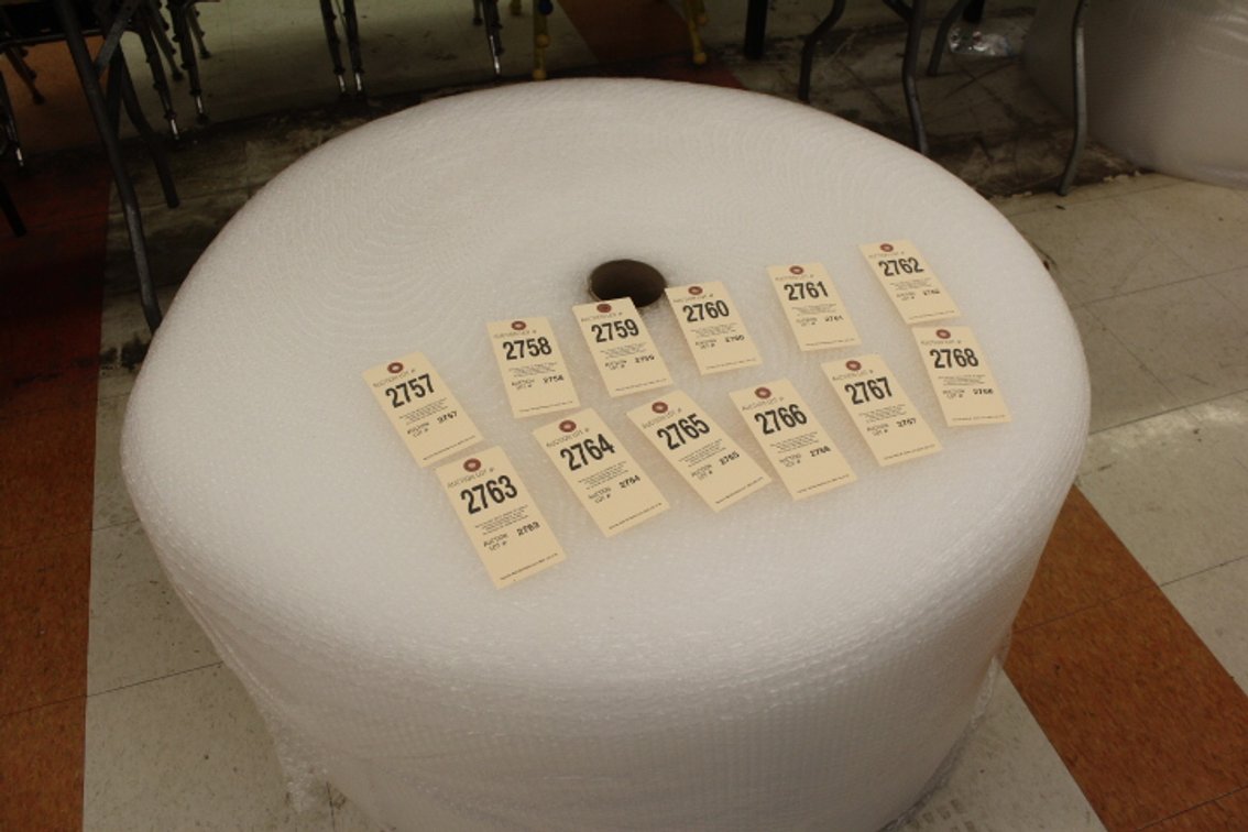 (1) Jumbo Roll 750' Bubble Wrap
