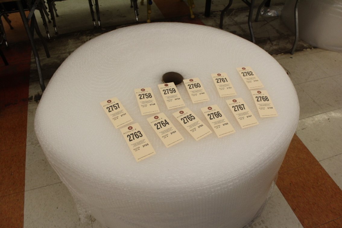 (1) Jumbo Roll 750' Bubble Wrap