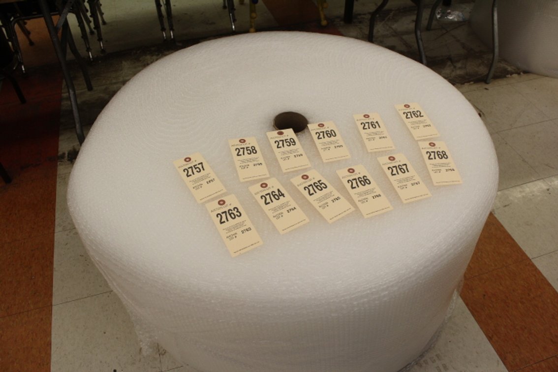 (1) Jumbo Roll 750' Bubble Wrap
