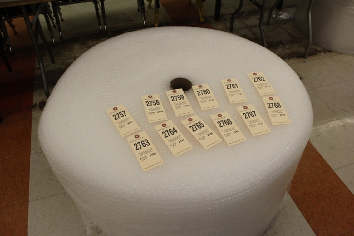 (1) Jumbo Roll 750' Bubble Wrap