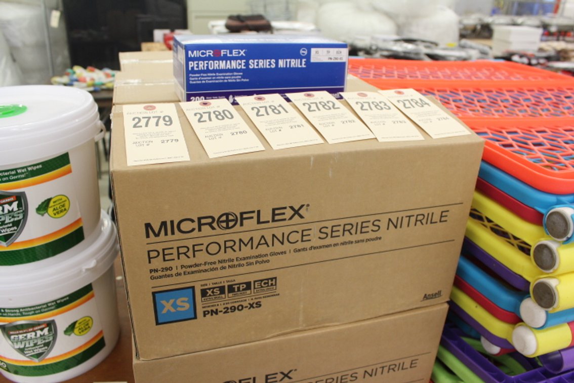 (1) Case Microflex XS Nitrile Gloves