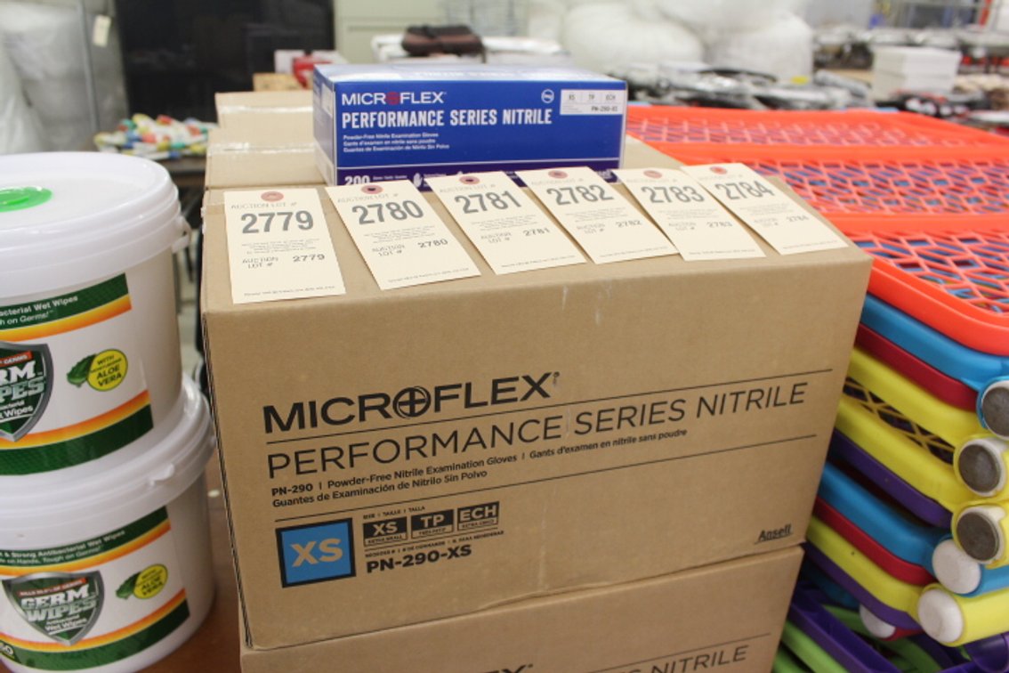 (1) Case Microflex XS Nitrile Gloves
