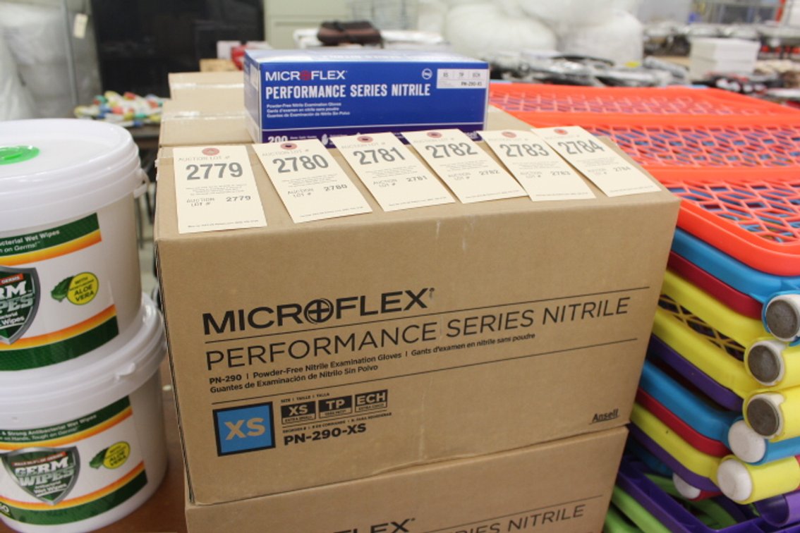 (1) Case Microflex XS Nitrile Gloves
