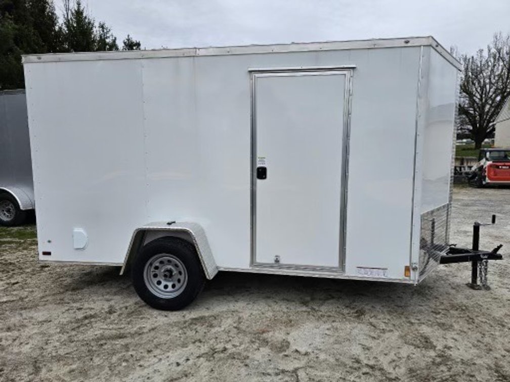 2024 6‘ x 12‘ Extreme Cargo Enclosed Trailer
