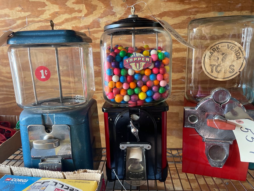 Topper Bubblegum Machine