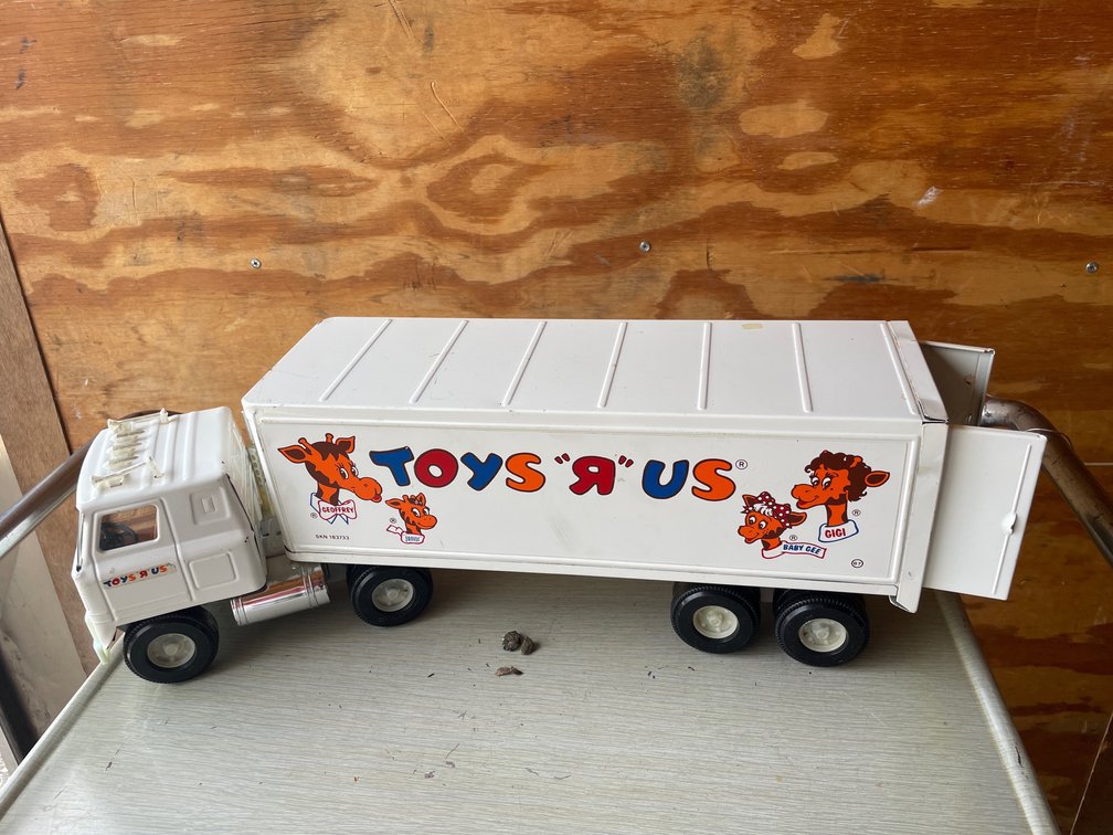 Toys R Us Truck