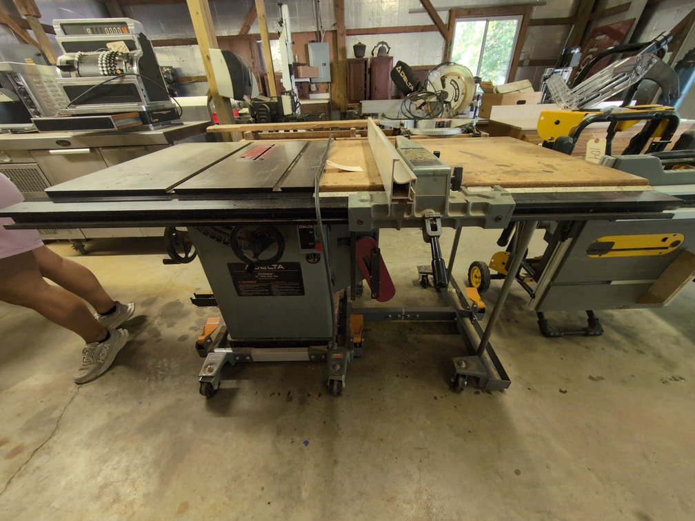 Delta 10" Tilting Arbor Saw