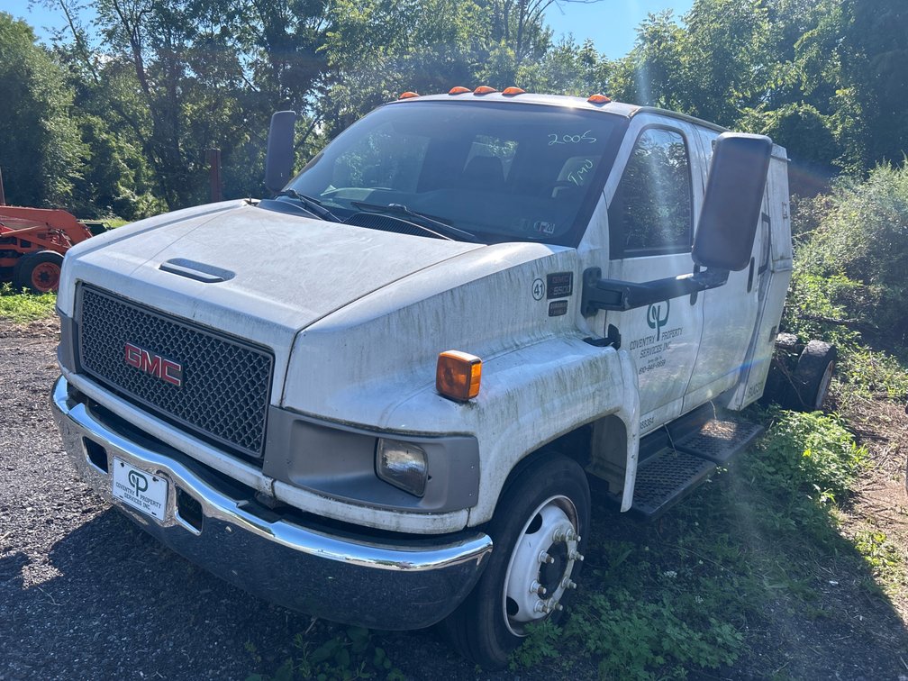 2005 GMC 5500 Stake Body (Not running)