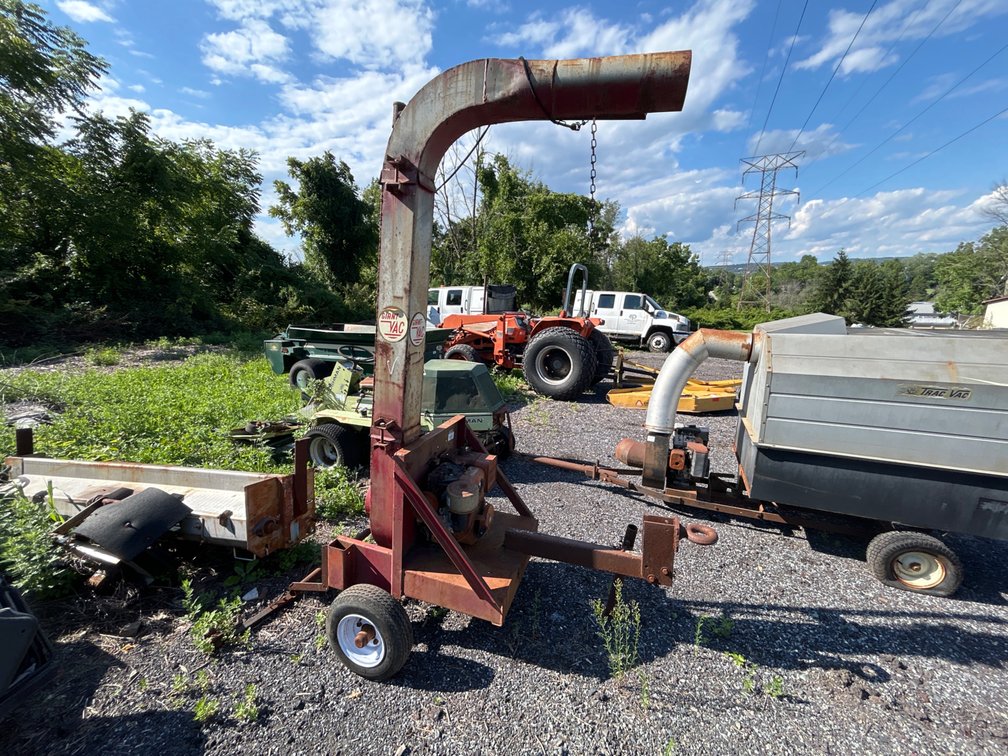 Giant Vac Leaf Loader
