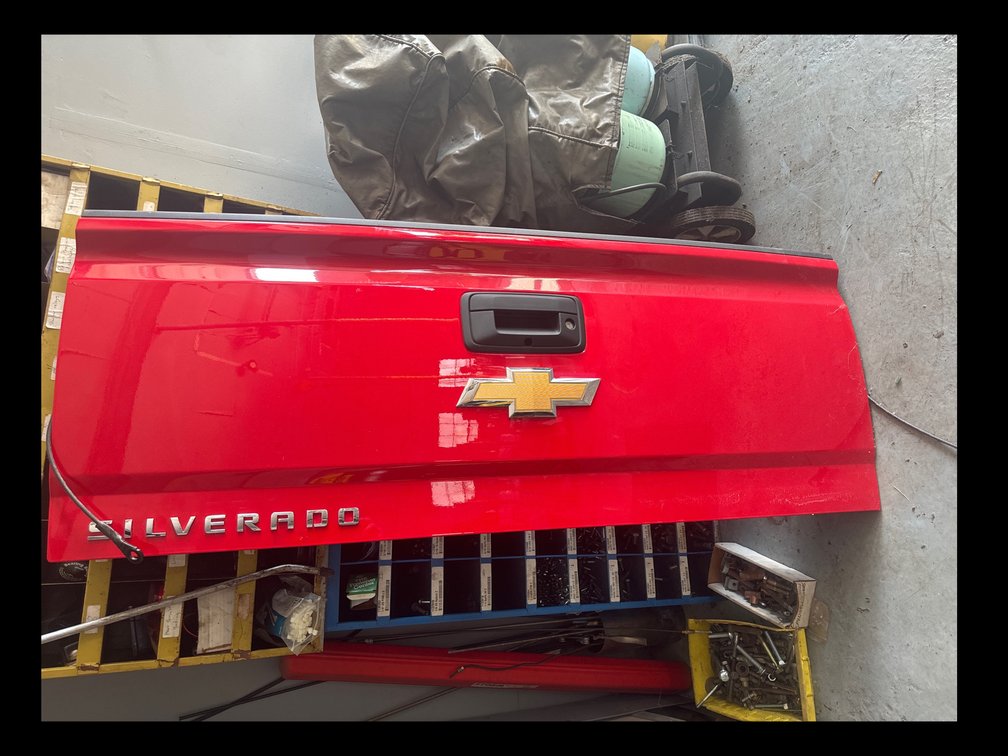 2015 Chevy Silverado Tailgate 