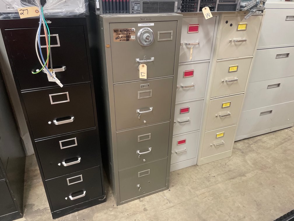 (1) Fireproof 4-Drawer Letter File Cabinet