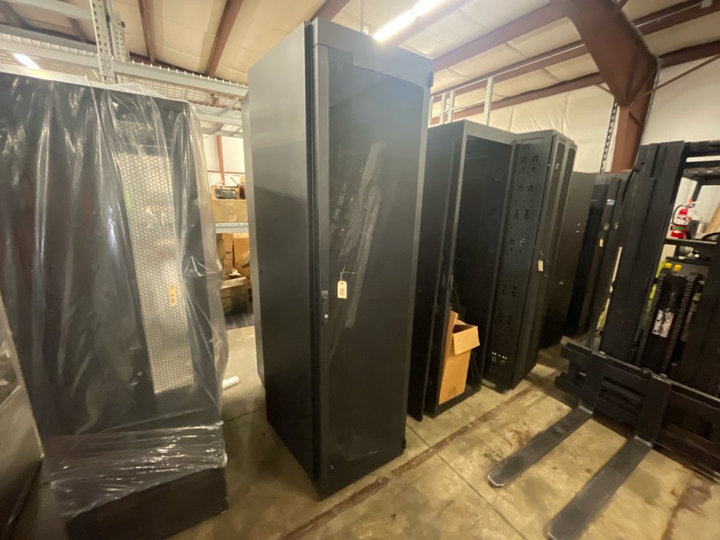 Rolling Server Rack 28”x50”x92”