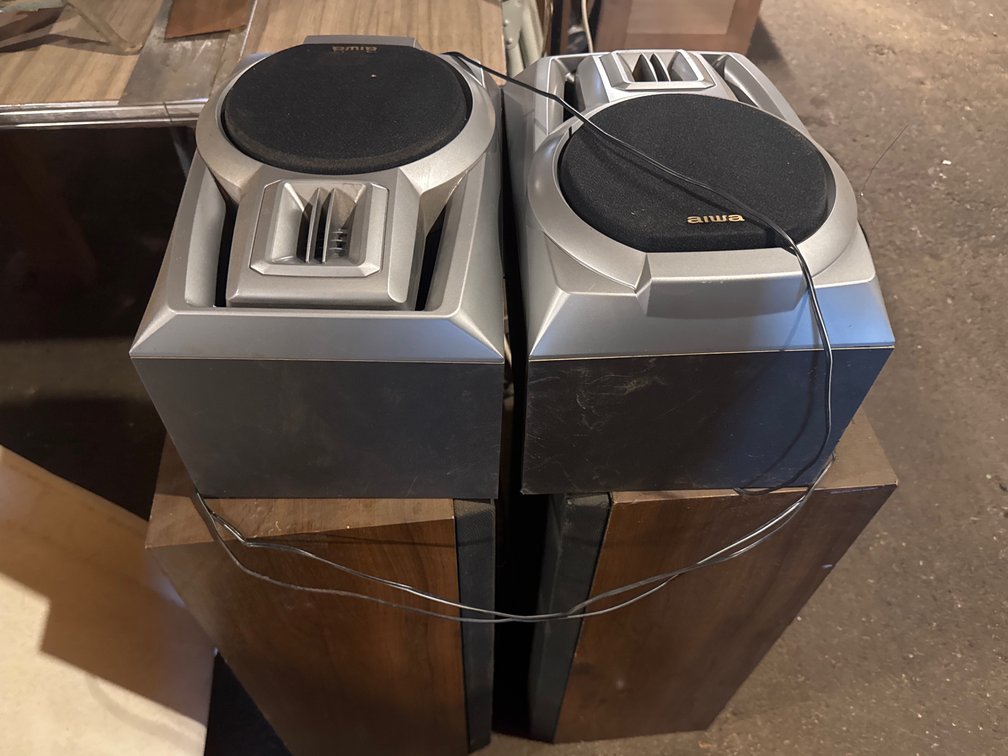 (2) Aiwa Speakers With Three Way Speaker System