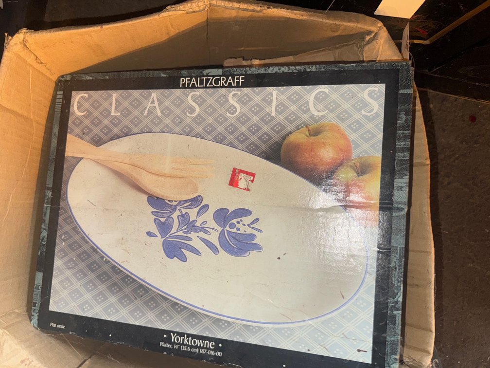 Plates & Decorations
