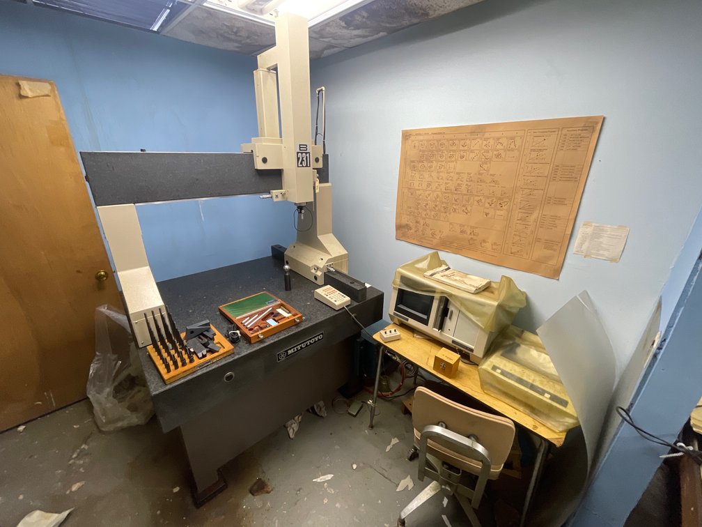 Mitutoyo CMM with Renishaw Probe, Table & Computer