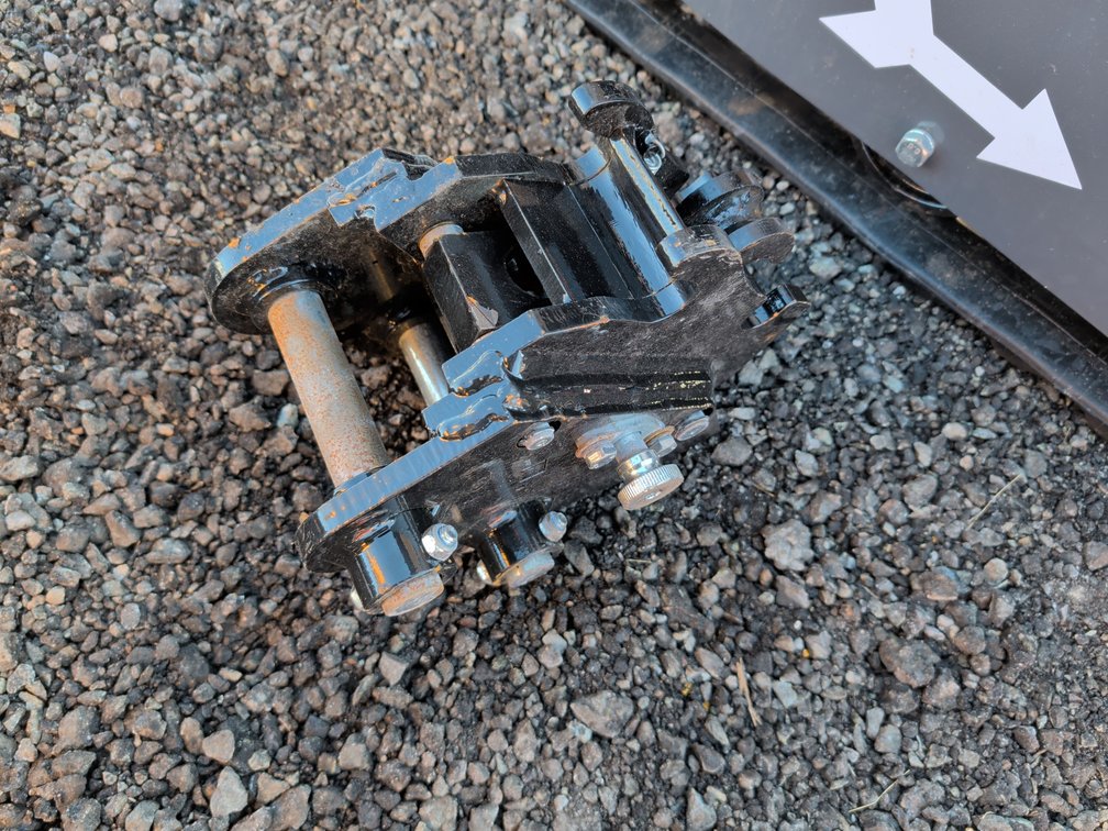 Semi-Automatic Quick-Changer