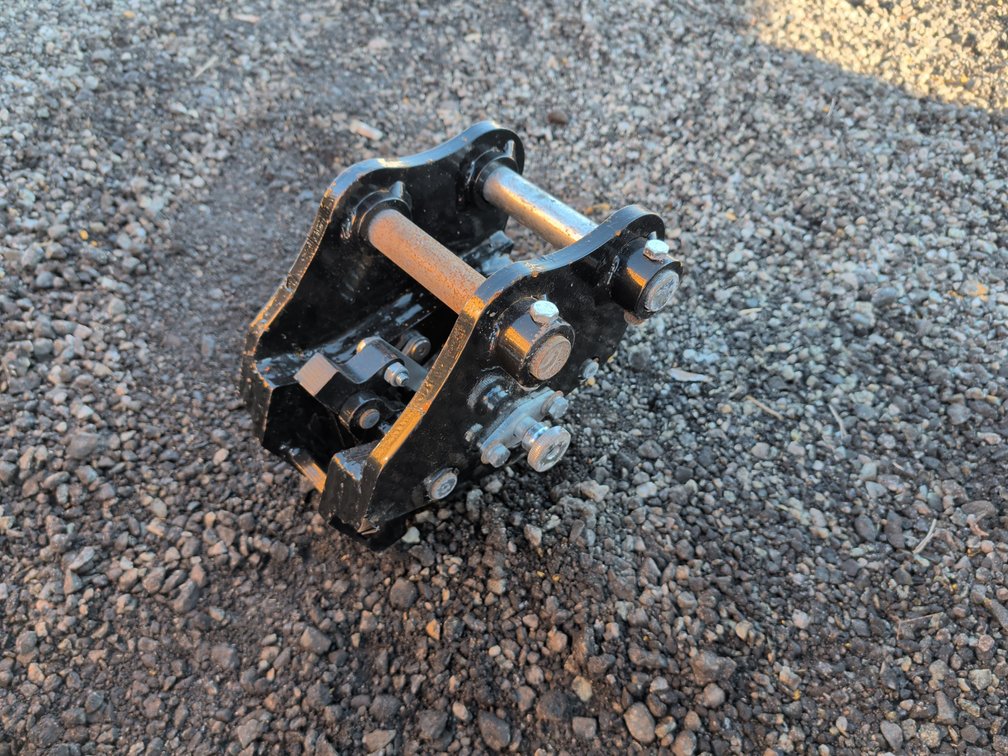 Semi-Automatic Quick-Changer