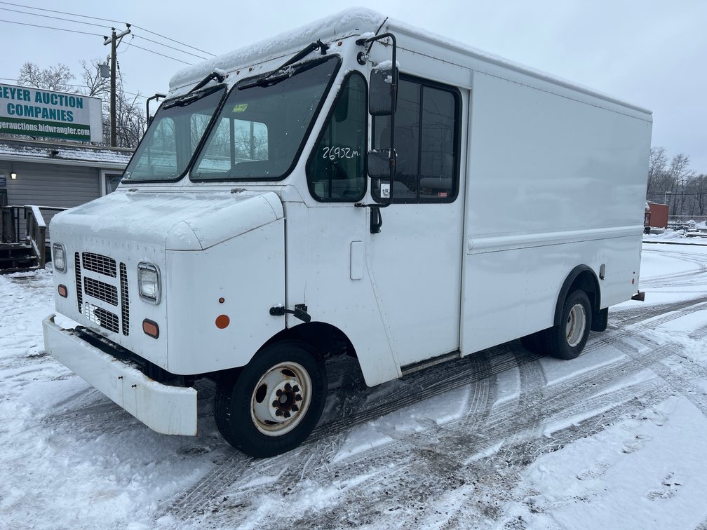 2016 Grumman Walk-in Van Ford Chassis - 26K miles