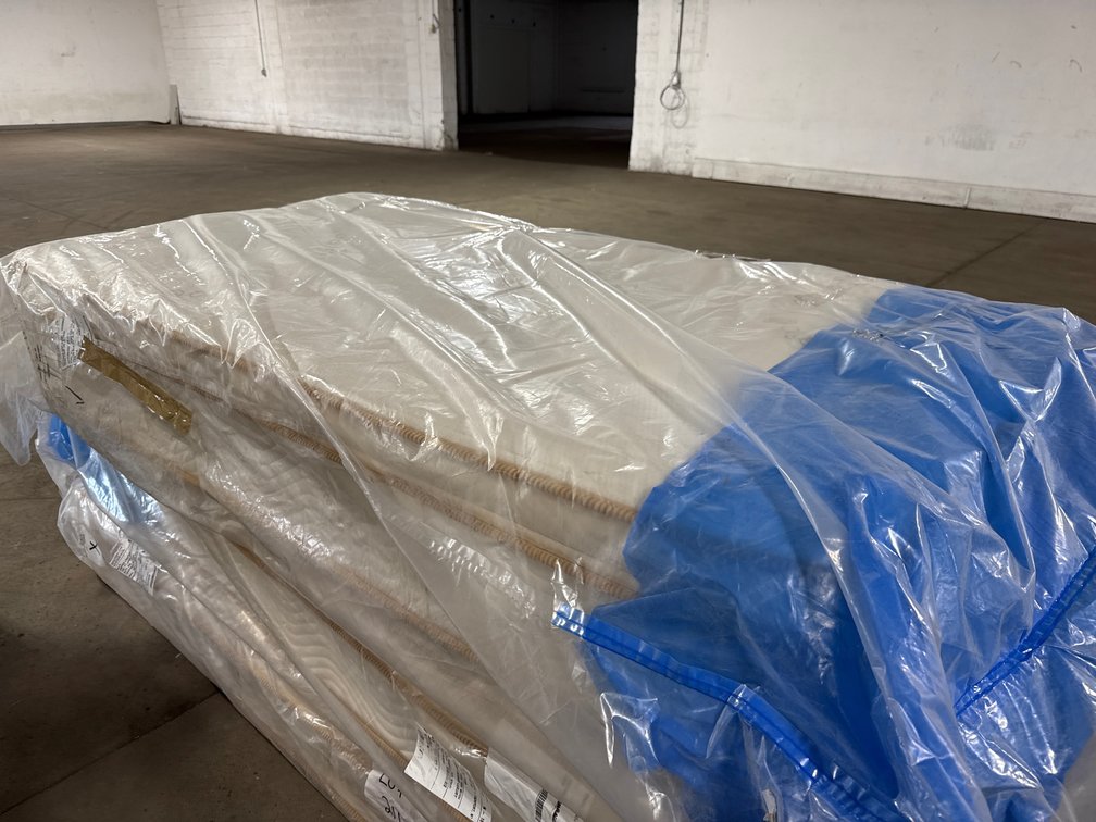 Saatva Twin Latex Hybrid Mattress 11.5”