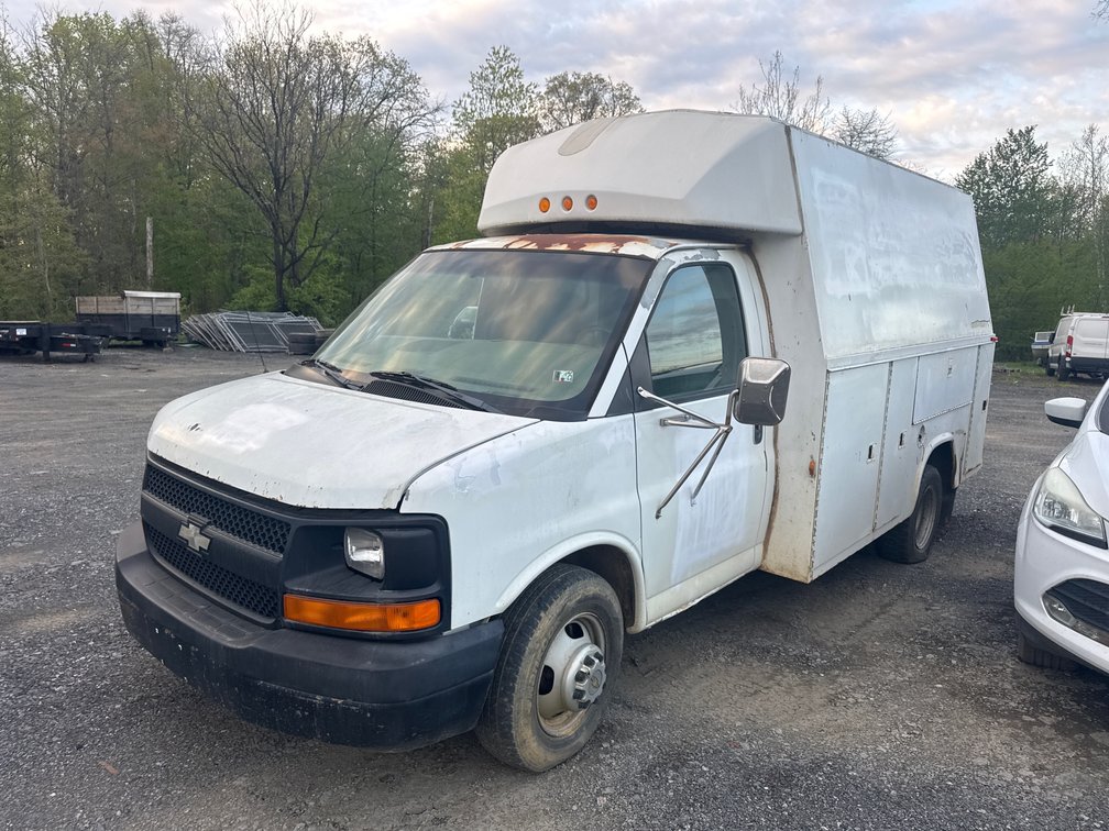 2004 Chevy Utility Truck