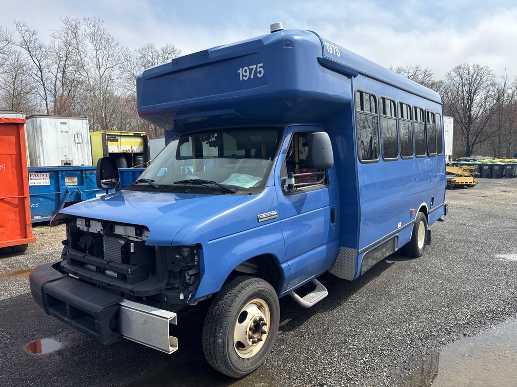 2019 E-350 Wheelchair Bus