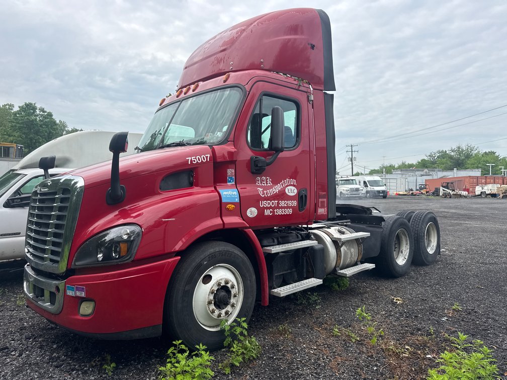 2016 Freightliner Tractor