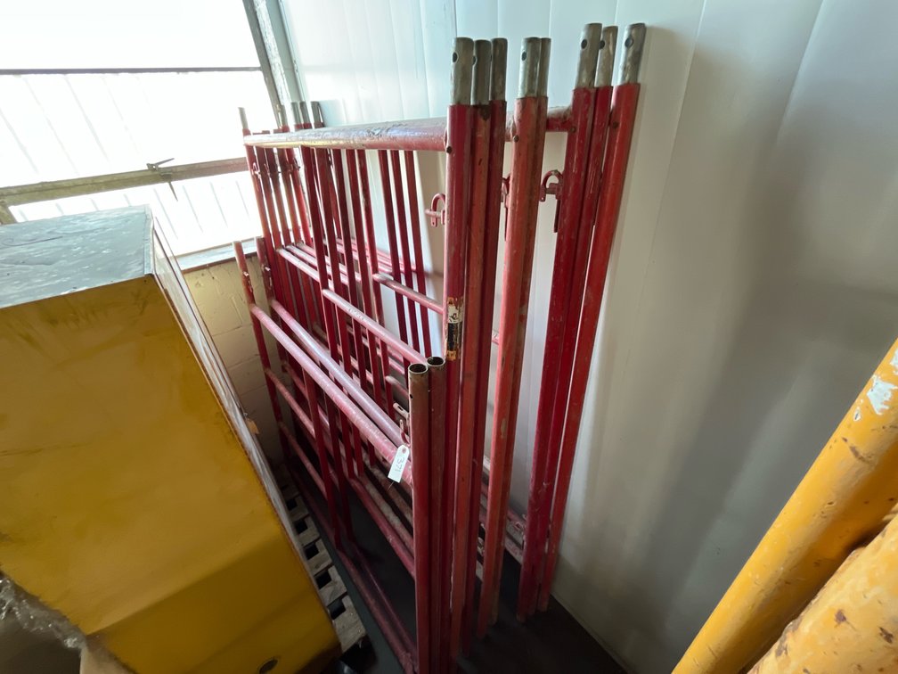 (16) Ladder Jack Scaffold Brackets