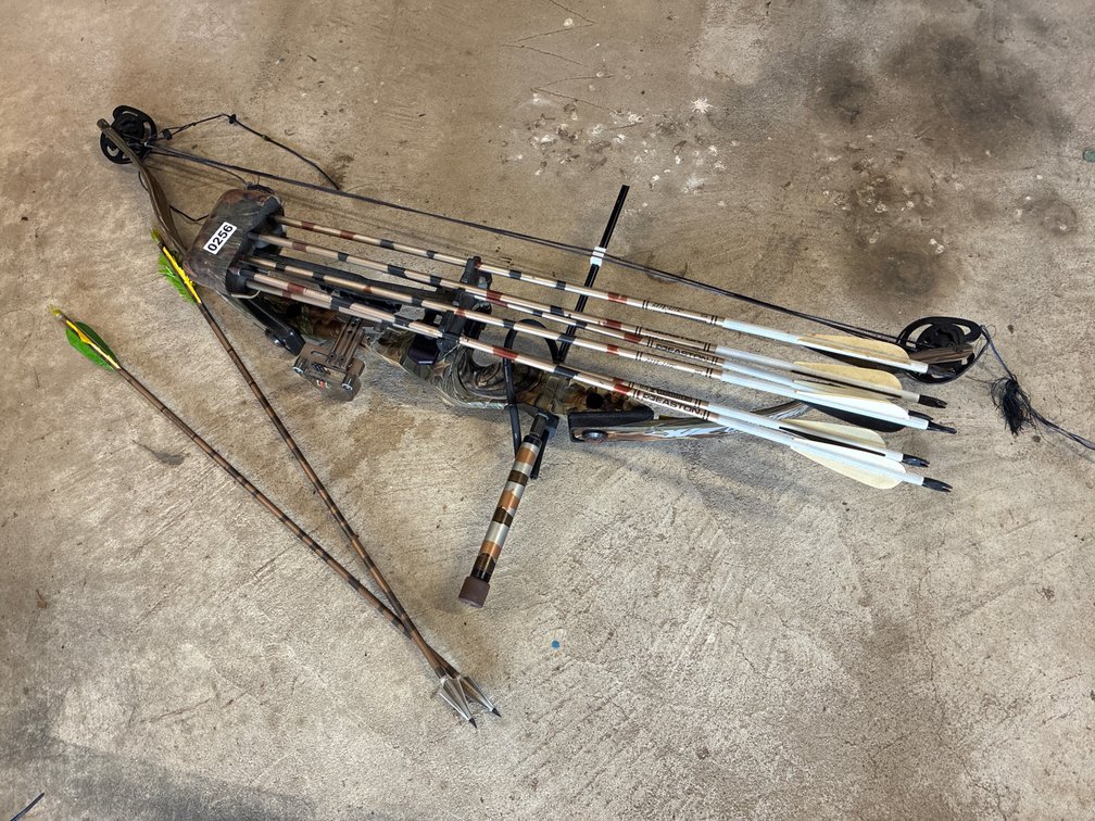 Ultima XV Crossbow and Arrows