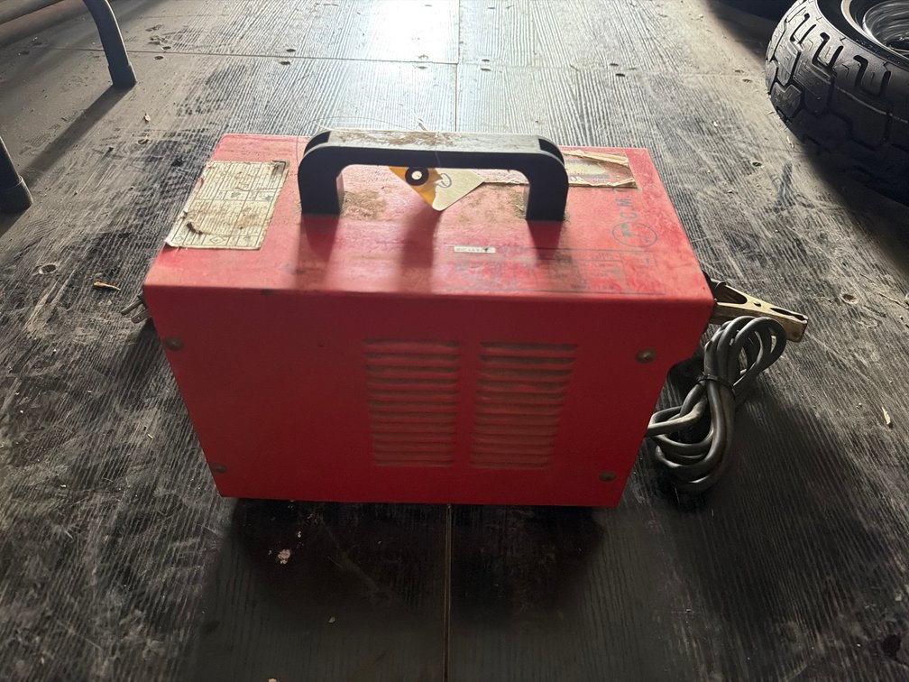 Portable 100Amp AC Welder
