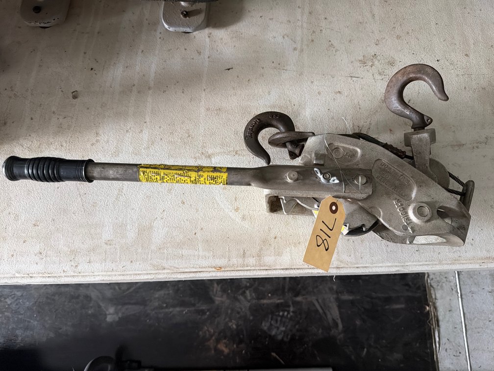 Lincoln Lug-All Hoist