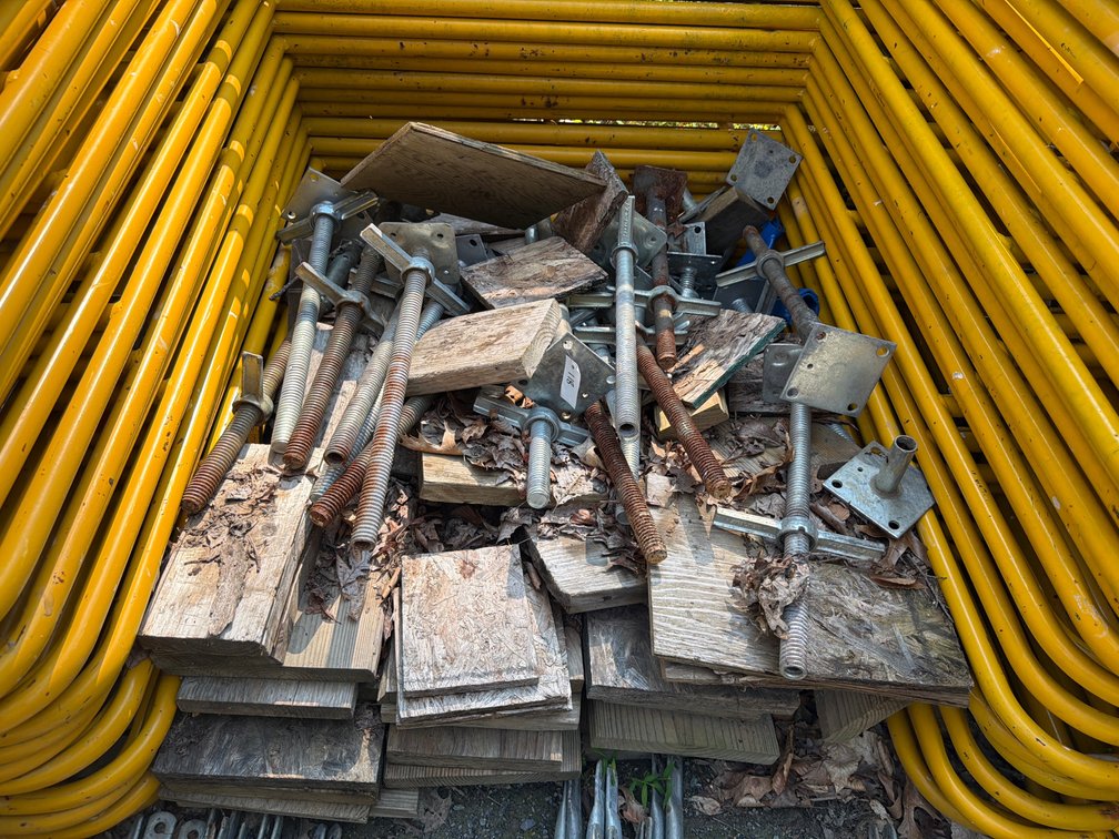 Scaffolding Jacks & Wood Boards