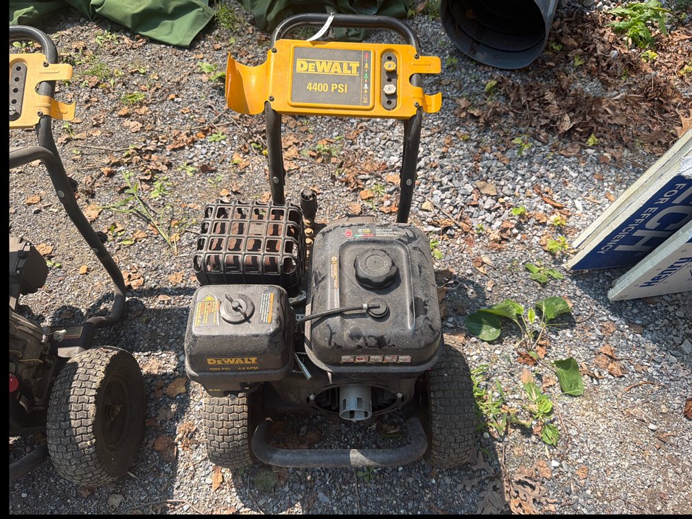 DeWalt 4400PSI Gas Pressure Washer